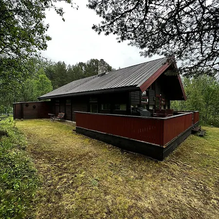 Koselig Med Usjenert Og Solrik Beliggenhet Feriehus *