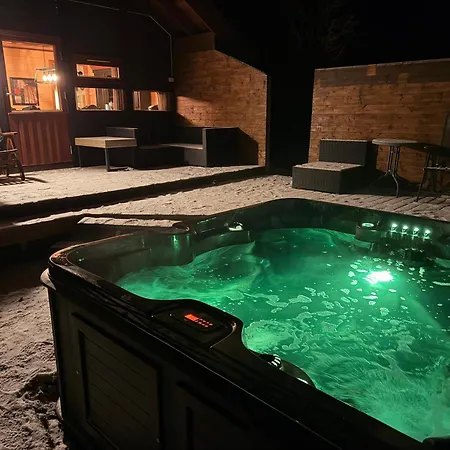 Cozy On With Jacuzzi, 5 Min To Slopes بيت للعطل يالو